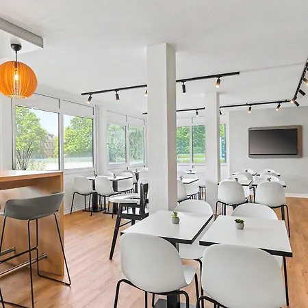 Berliner-platz Hotel 3*