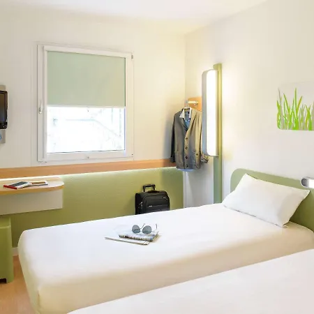 Berliner-platz Hotel 2*